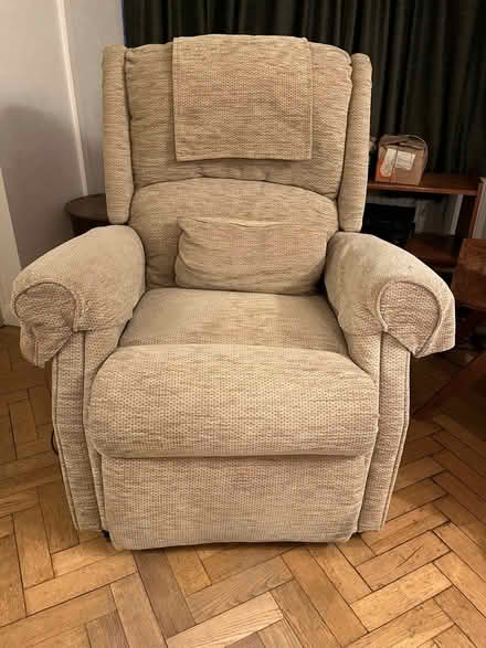 Photo of free Electric Reciling Chair (Southmoor OX13) #1