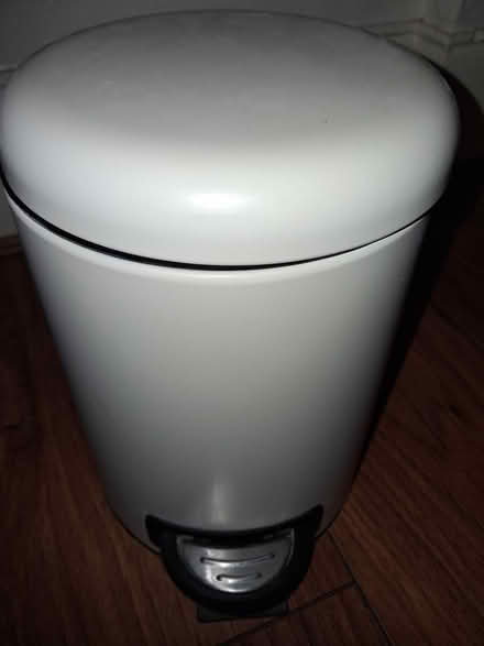 Photo of free Used bathroom pedal bin (SK7 Bramhall) #1