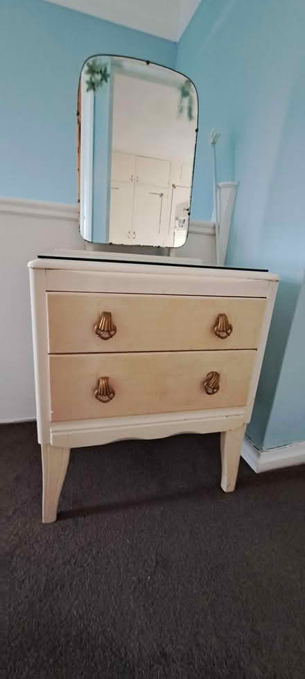 Photo of free Girls dressing table (North Greenford.) #1