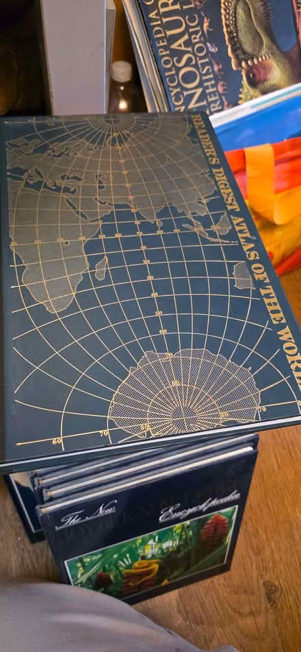 Photo of free Readers Digest Atlas of the world large book (Pendeen TR19) #1