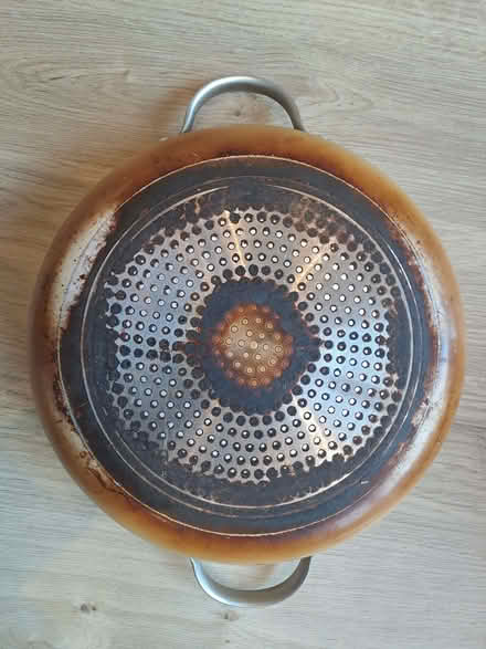 Photo of free Shallow casserole dish with lid (Ladygrove OX11) #1