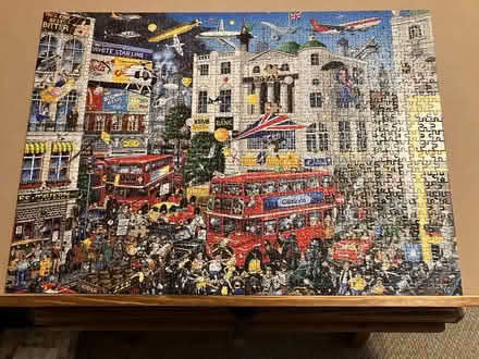 Photo of free Gibsons 1000 piece jigsaw (Brinnington SK5) #1