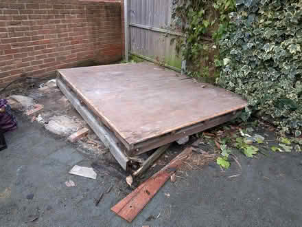 Photo of free garden shed, needs some work (Earlsfield SW18) #4