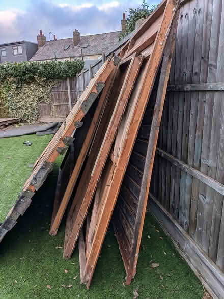 Photo of free garden shed, needs some work (Earlsfield SW18) #2