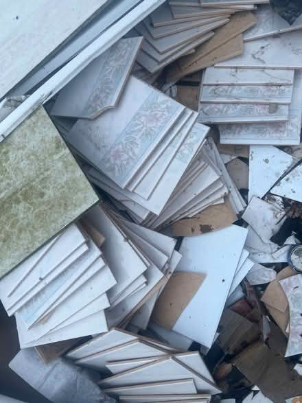 Photo of free White tiles (TW19) #1