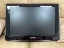 Photo of free TV Samsung 22" (Hertsmere WD6) #1