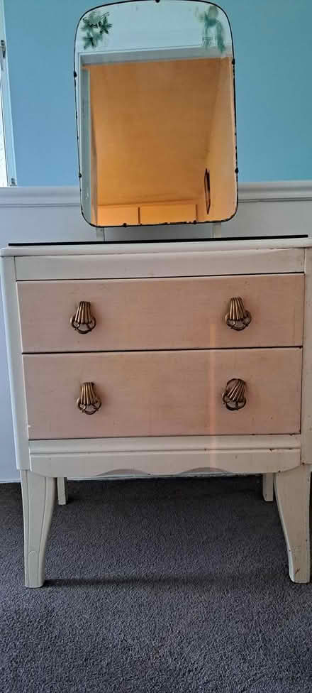 Photo of free Girls dressing table (North Greenford.) #2