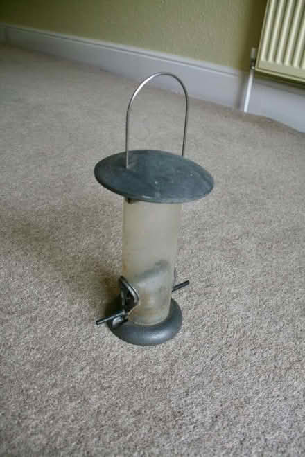 Photo of free Bird feeder (Hampton Hill TW12) #1