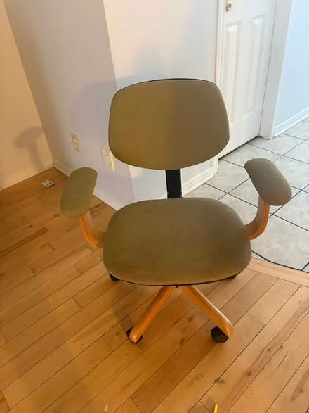 Photo of free Chair (Bank/walkley) #1