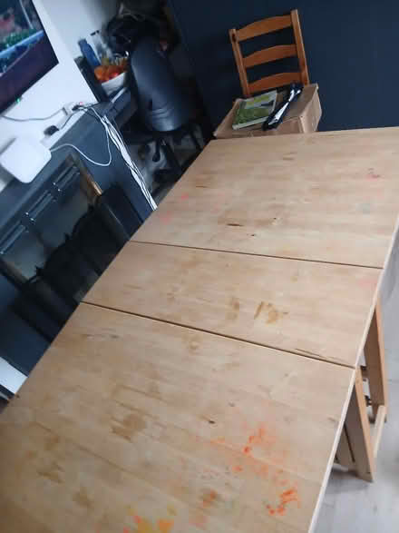 Photo of free Folding table - needs some repair (SE22) #4