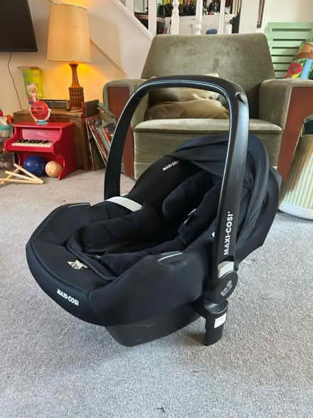 Photo of free Maxi Cosi Car Seat (Watts Lane, Teddington) #1