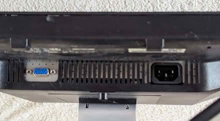 Photo of free 19" Dell VGA LCD Monitor (Dean Court OX2) #3