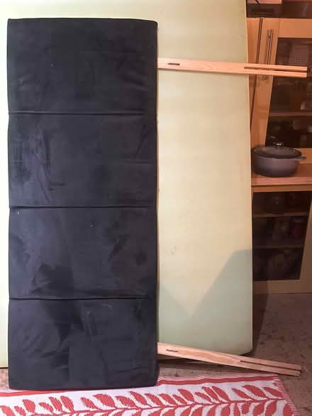 Photo of free Foam mattress and headbiard (Se6 2ha) #4
