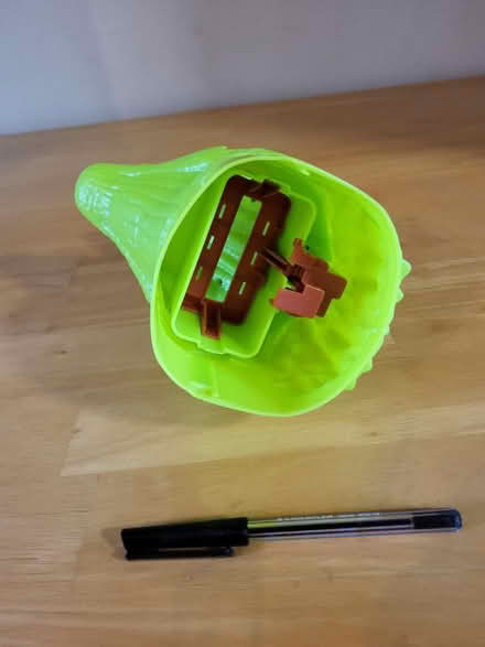 Photo of free Crocodile disc shooter toy (Ballyclare BT39) #1