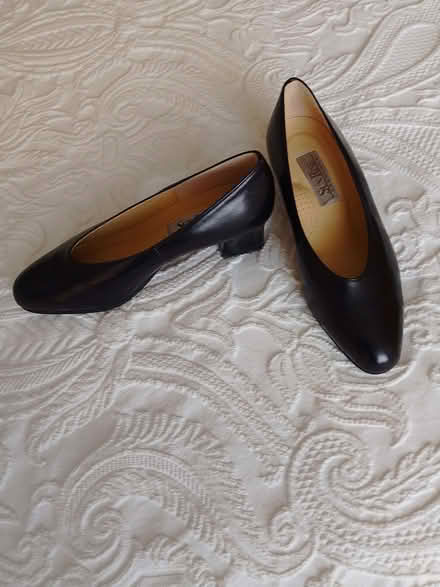 Photo of free NEW Soft Black Court Shoes Size 4 (Bexhill TN39) #3