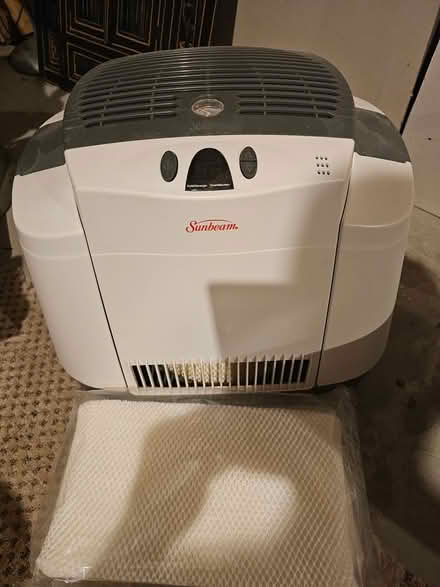 Photo of free Sunbeam humidifier (Raritan Township/Ringoes) #1