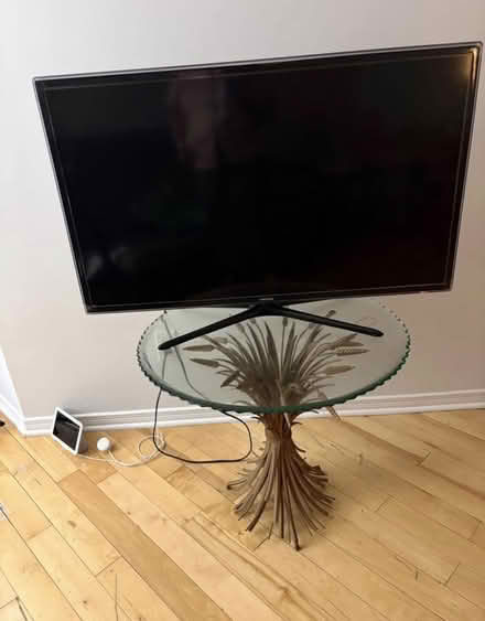 Photo of free Glass table only (Bank/walkley) #1