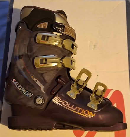 Photo of free Salomon Ski Boots: Ladies size 5: Evolution Performance 8.0 (Top Amersham HP6) #2