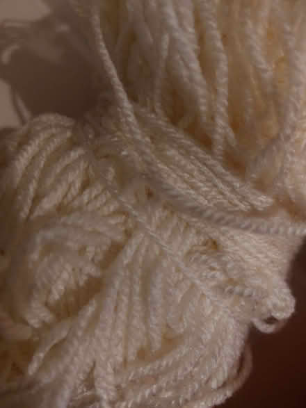 Photo of free Red and Cream 2-ply Yarn (Fitzrovia NW1) #3