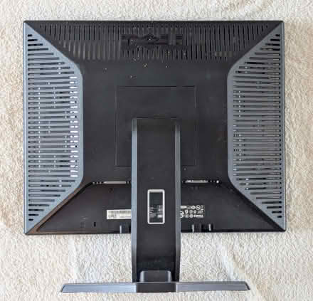 Photo of free 19" Dell VGA LCD Monitor (Dean Court OX2) #2