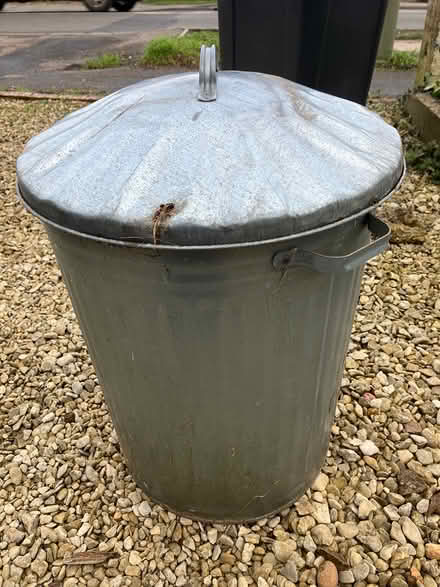 Photo of free Metal dustbin (Whitecross OX13) #1