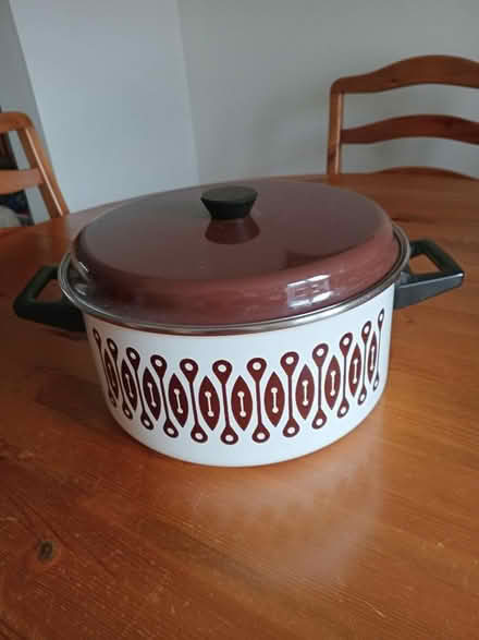 Photo of free Enamelled steel pot (Sleights, YO21) #1