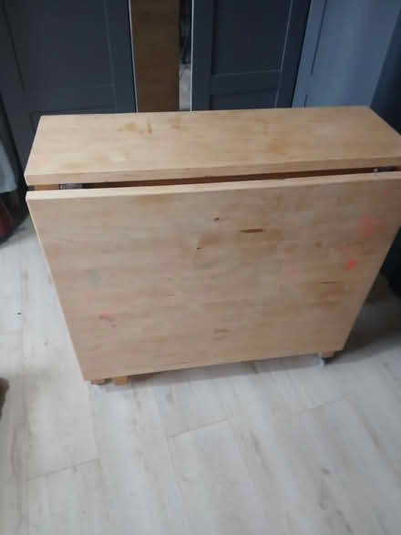 Photo of free Folding table - needs some repair (SE22) #1