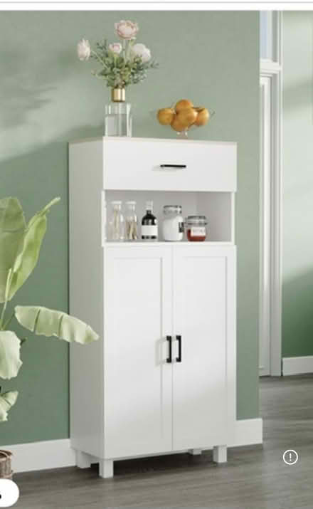 Photo of free white kitchen unit (TW1) #1