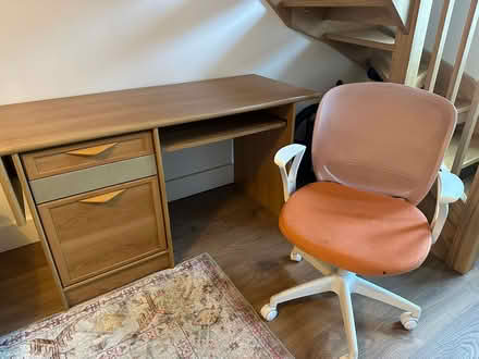 Photo of free Large desk and stylish office chair (Dun laoghaire) #2