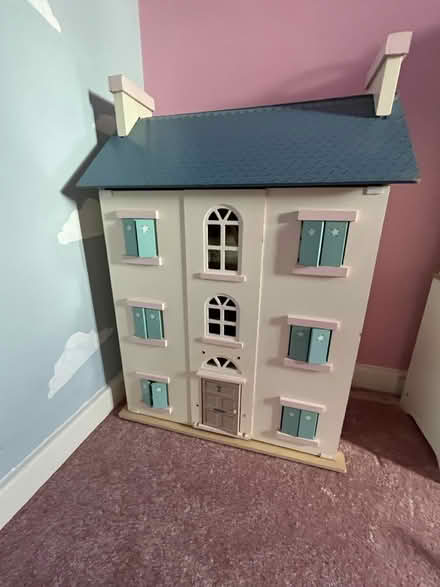 Photo of free Doll house (Chessington Surrey KT9) #1