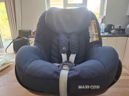 Photo of free Childs car seat 0-15 months (BA2) #4
