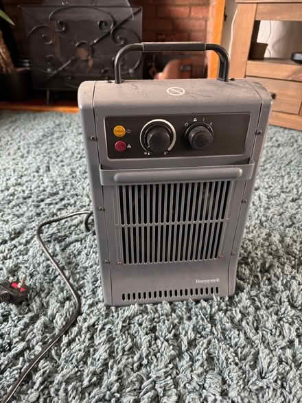 Photo of free Small Honeywell heater (Leamington CV32) #1