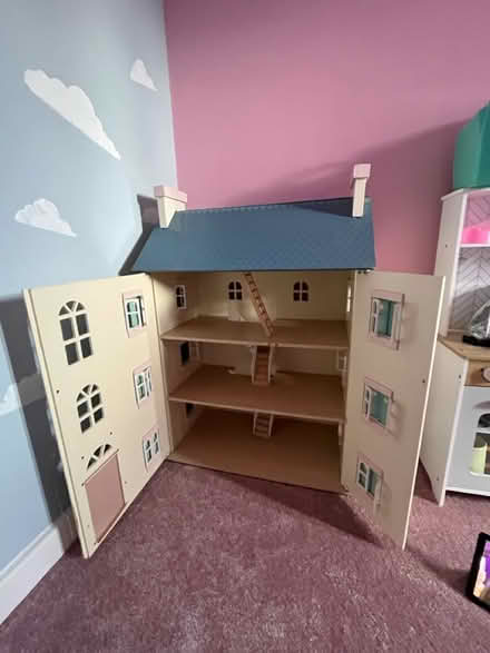 Photo of free Doll house (Chessington Surrey KT9) #2