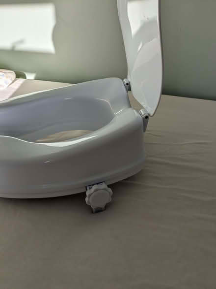 Photo of free Raised toilet seat, CareCo (France Lynch GL6) #3