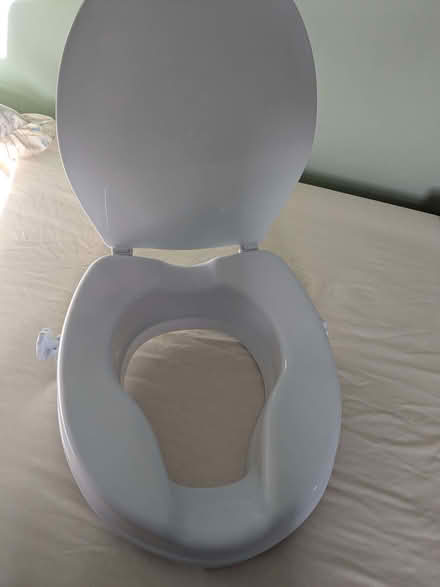 Photo of free Raised toilet seat, CareCo (France Lynch GL6) #2