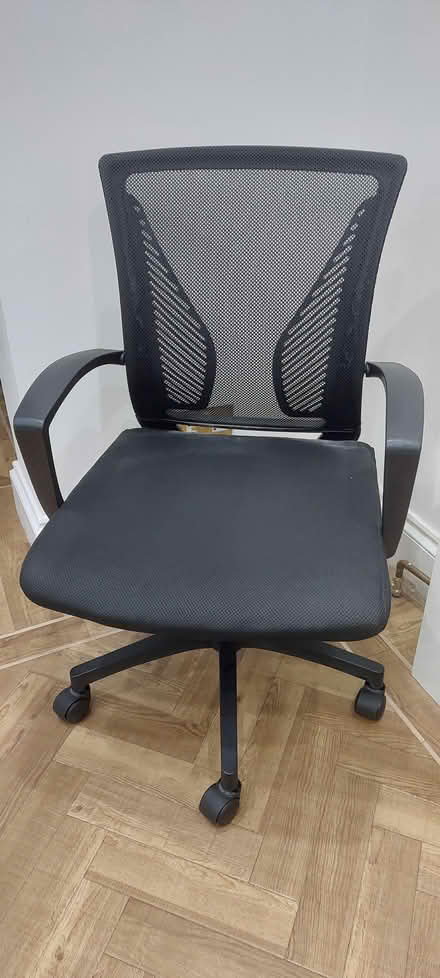 Photo of free office gaming chair (Sutton SM3) #3