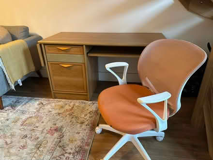 Photo of free Large desk and stylish office chair (Dun laoghaire) #1