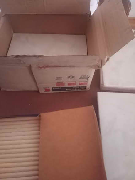 Photo of free ceramic wall tiles - various (Cosby LE9) #3