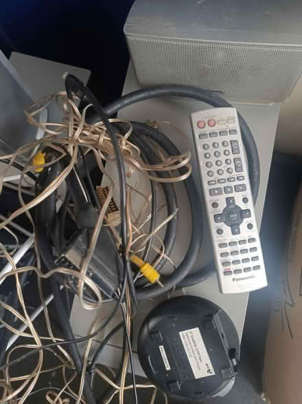 Photo of free Speaker set (Upper Norwood SE19) #2