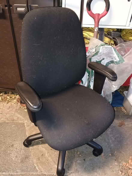 Photo of free Desk chair (Teddington TW11) #1