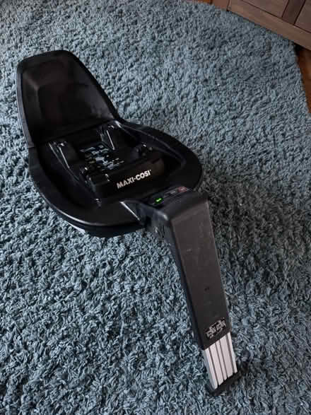 Photo of free Maxi Cosi ISO fix base (Leamington CV32) #1