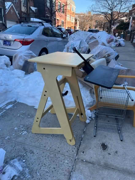 Photo of free Curb alert: small standing desk (Astoria) #1