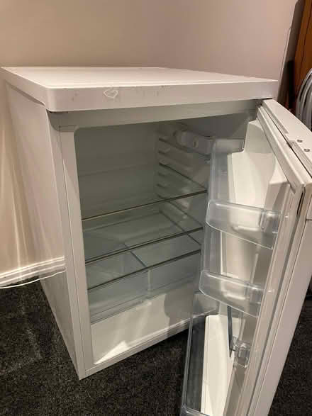 Photo of free Bosch under worktop fridge (Haslucks Green B90) #2