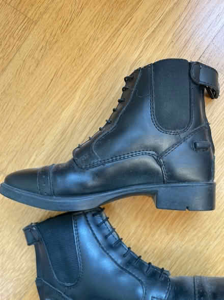 Photo of free Girls boots size 31 EUR (Angel EC1V) #2