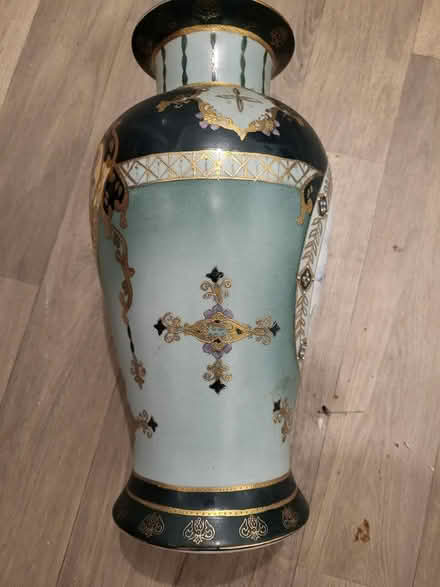 Photo of free Vase (L36) #3