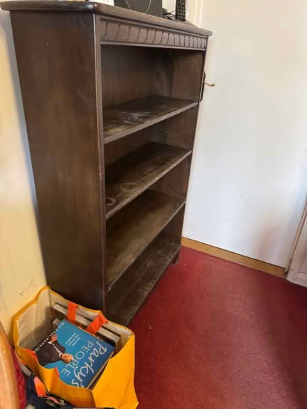 Photo of free bookcase (IP9) #1