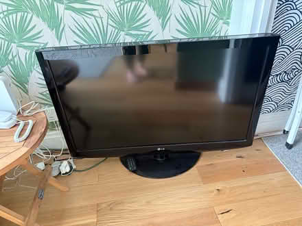 Photo of free Lg tv (Penge BR3) #1
