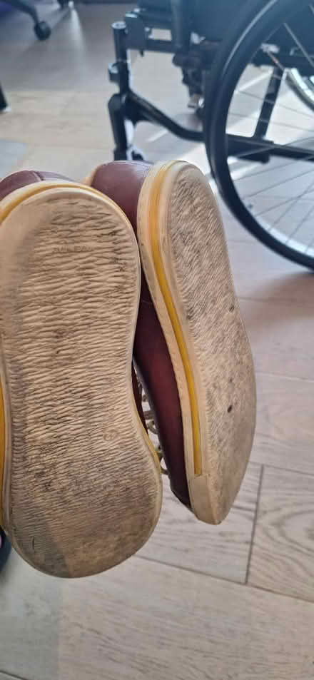 Photo of free 42 shoe (TW8) #2