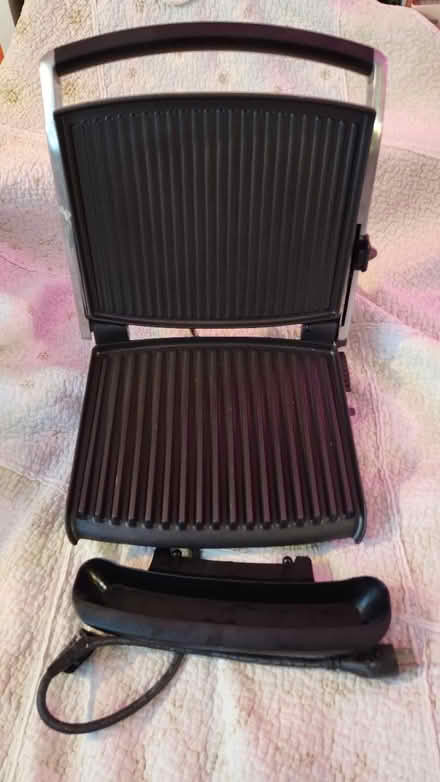 Photo of free Breville Electric Grill (Danforth and Greenwood) #2