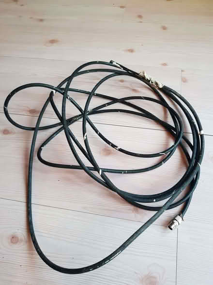 Photo of free Aerial cable (Carleton FY6) #1